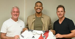 Salomón Rondón firmó su contrato y se sumó a River Plate de Argentina