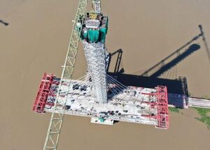 Puente Héroes del Chaco llegó a su punto más alto y ya se encara otra parte de la estructura - .::Agencia IP::.