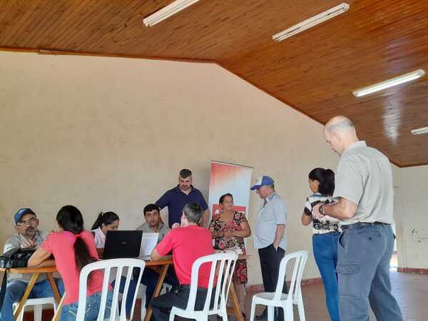 ANDE realizó jornada de atención al cliente en barrio Itá Paso de Encarnación