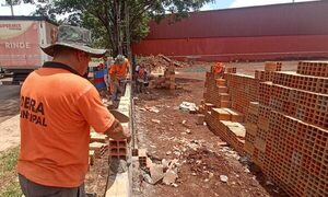 Servidores municipales trabajan en estadio donde intendente y concejales facturarán con festival