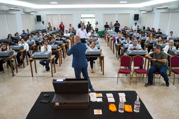 Lanzan plan para reforzar capacitación y divulgación del voto electrónico - .::Agencia IP::.