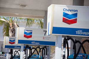 Chevron gana 35.465 millones de dólares en 2022, un 126% más que en 2021 - Revista PLUS