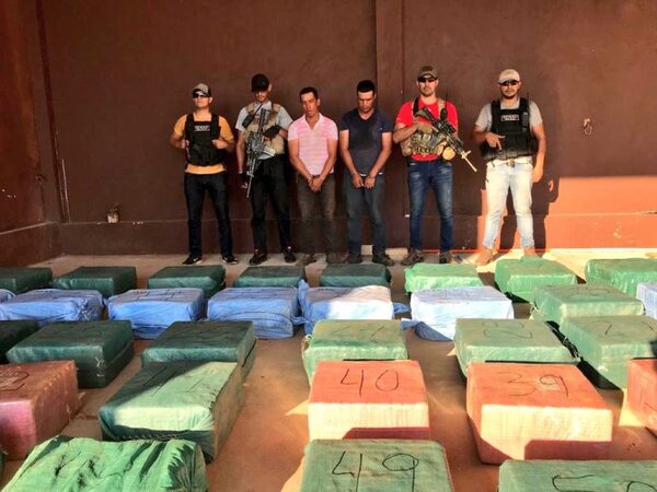 Tribunal de Sentencia condena a tres personas a 5 años de cárcel por tenencia de drogas - PDS RADIO Y TV