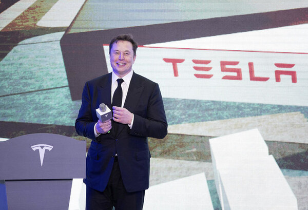 Elon Musk habla con el Gobierno de Biden sobre el desarrollo de autos eléctricos - Revista PLUS