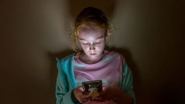 Diario HOY | Uso frecuente de redes sociales provocaría cambios en el cerebro de los adolescentes