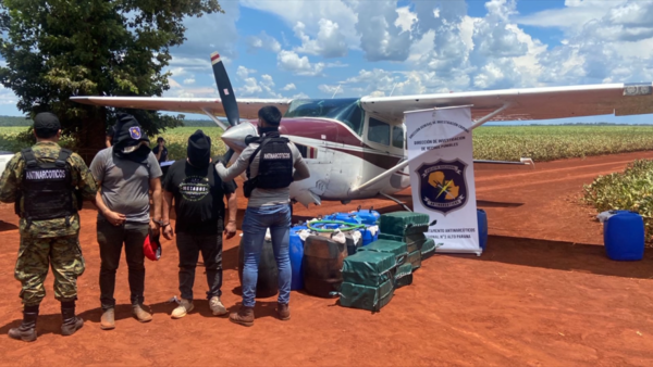 Hernandarias: incautan avioneta boliviana con 265 kilos de cocaína - Unicanal