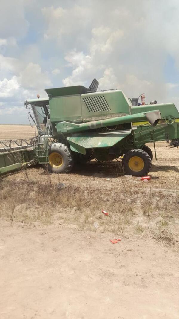 Incendio de plantaciones de soja afectó a maquinarias