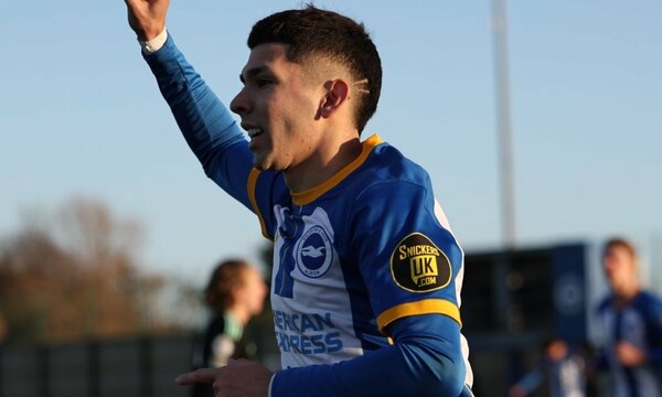 Julio Enciso deslumbra con gol y asistencia en la victoria del Brighton en la Premier League 2