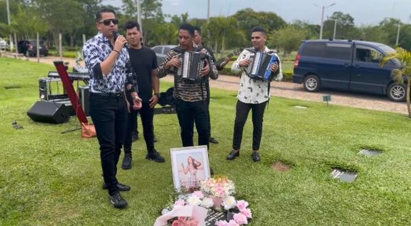 Diario HOY | Binomio de Oro lleva serenata a Vita Aranda en el primer aniversario de su muerte