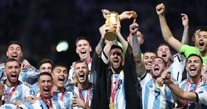 Messi dijo que le hubiese gustado que Maradona le entregara la copa del mundo