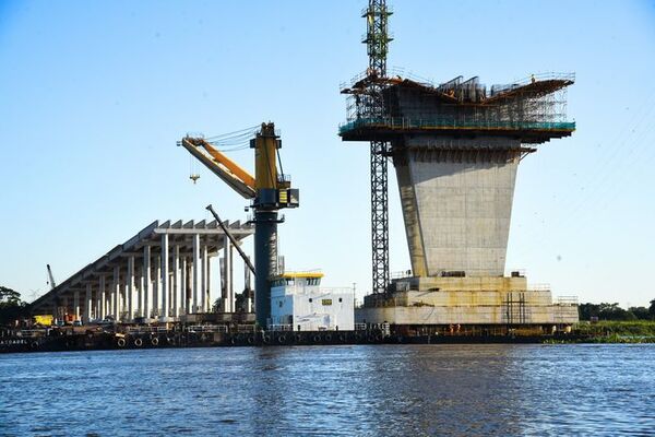 Estructura del Puente Héroes del Chaco llegó a su punto más alto