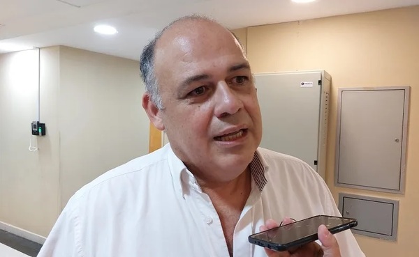 Efraín Alegre no coopera con la unión en su partido, asegura senador - ADN Digital