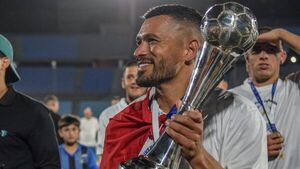 Samudio agrega a su palmarés la Supercopa de Uruguay