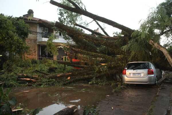 Intensas lluvias causaron destrozos en Villarrica - Megacadena — Últimas Noticias de Paraguay