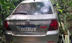 Abandonan vehículo tras asalto a funcionaria de cooperativ