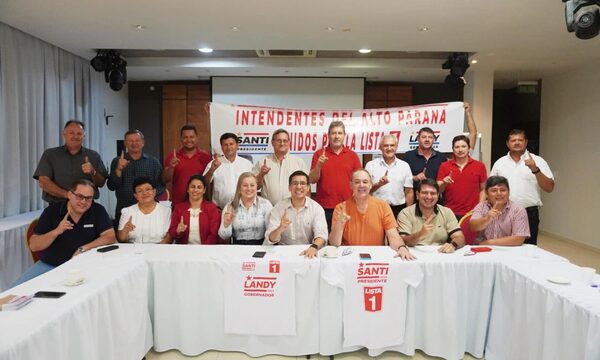 Landy se fortalece con respaldo de intendentes