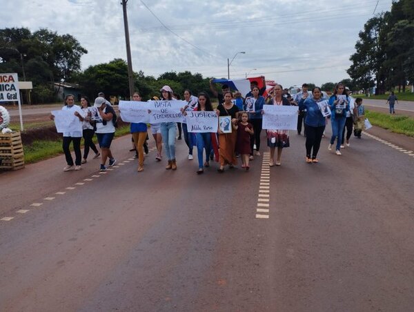 Marchan para exigir la repatriación de restos de mujer asesinada en Argentina