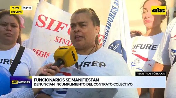 Funcionarios se manifiestan - ABC Noticias - ABC Color