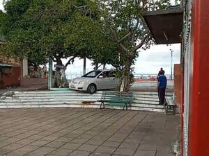 [VIDEO] Milicos ka'ure subieron al mirador de Ita Pytã Punta en auto y causaron sarambi