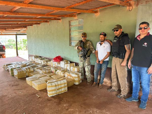 SENAD desmantela depósito de marihuana para el Brasil en Amambay.