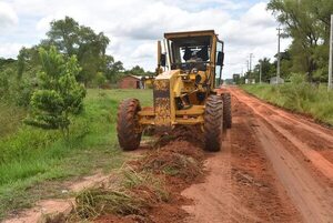 Vecinos y Municipalidad priorizan arreglo de un camino de tierra antes del inicio de clases - Nacionales - ABC Color