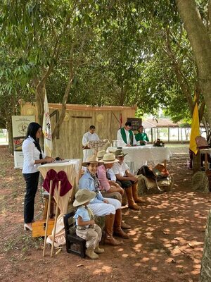 Con misa folclórica se puso en marcha la 43ª edición de la Fiesta de la Tradición Misionera - Nacionales - ABC Color