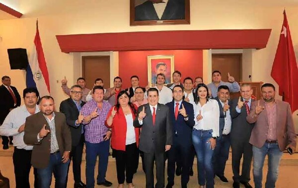 Intendentes colorados de Caaguazú sellan unidad y dan respaldo a Horacio Cartes – Prensa 5