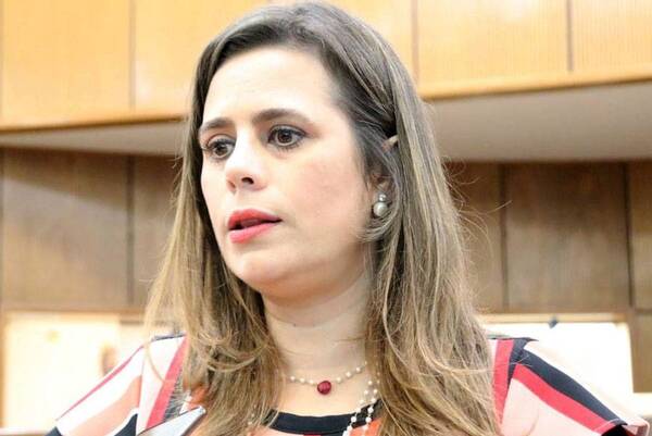 Kattya González dispara contra diputados 'sobornados': 'Son proxenetas de la democracia'