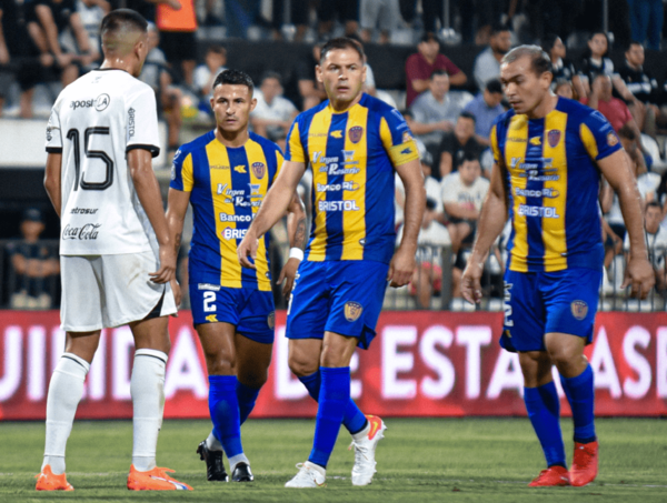 Para Denis Caniza, el árbitro del Olimpia-Luqueño fue “quisquilloso” · Radio Monumental 1080 AM