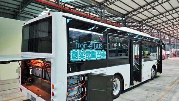 Presentan a empresarios proyecto para ensamblado de buses eléctrico en el país - .::Agencia IP::.