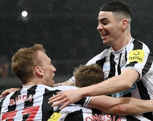 ¡Miguel Almirón y Newcastle a la final de la Copa de la Liga!
