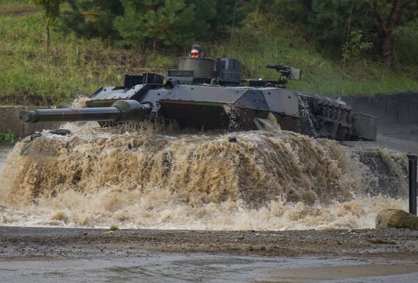 Ucrania recibirá unos 140 tanques de EEUU, Reino Unido, Francia y Alemania en un primer envío - Megacadena — Últimas Noticias de Paraguay