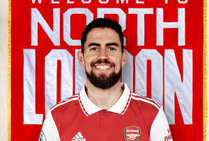 El mediocampista italiano Jorginho cambia el Chelsea por Arsenal