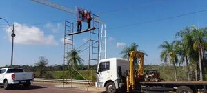 Colocan nuevamente cartel que demarca límites en isla de Yasyretá - Nacionales - ABC Color