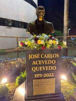 Inauguran busto en memoria del intendente José Carlos Acevedo - Radio Imperio