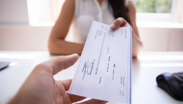 Cae uso del cheque: ¿Seguirá vigente o será reemplazado totalmente por la tecnología?