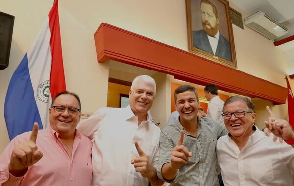 Nicanor cambia su discurso contra Horacio Cartes y Santiago Peña - Política - ABC Color