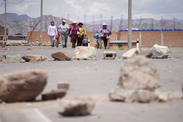 Bolivia y Chile acuerdan agilizar flujo en la frontera por protestas en Perú - MarketData