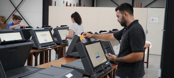 Diario HOY | Elecciones nacionales: preparan kits de capacitación del voto electrónico