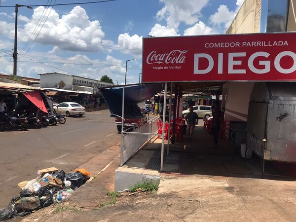 Invasión de gusanos tras ausencia del camión recolector de residuos en el Circuito Comercial