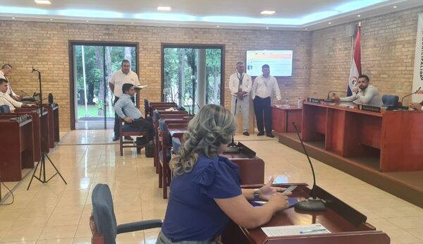 Lacayos de Prieto huyen como ratas para no escuchar reclamos sobre precaria estructura de escuela