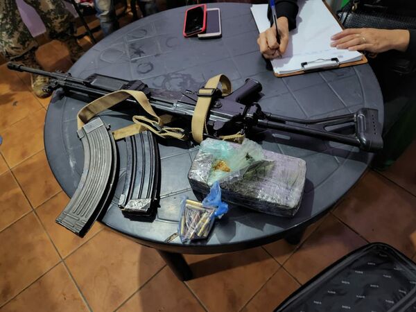 Diario HOY | SENAD incautó potente arma, municiones y droga en Pedro Juan