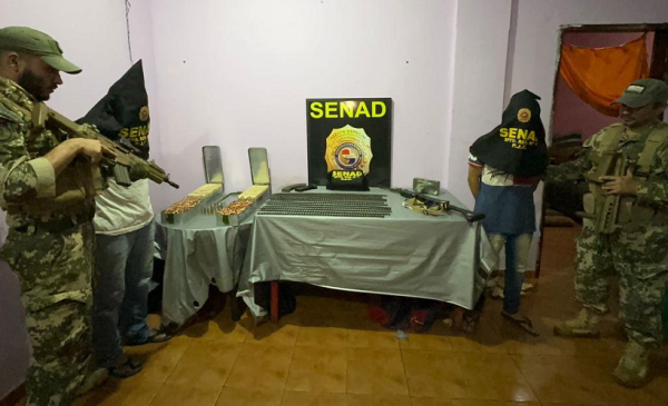 Senad detuvo a dos personas e incautó potente arma, municiones y droga en Pedro Juan Caballero - El Trueno