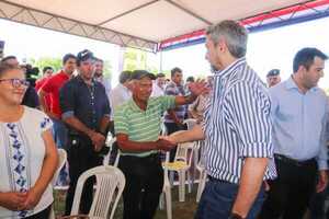Gobierno habilita servicio de Rayos X y entrega equipamientos al Centro de Salud de Yabebyry - .::Agencia IP::.