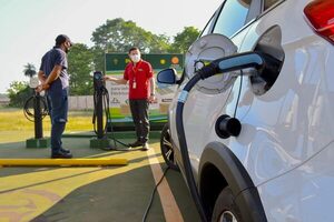Diario HOY | Invertirán US$ 10 millones en instalación de 500 cargadores para movilidad eléctrica