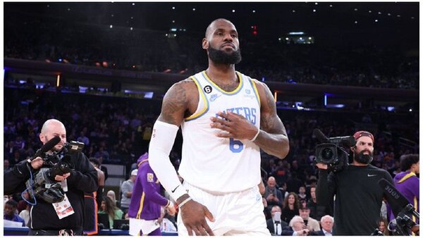 LeBron James da un paso más hacia el olimpo de la NBA