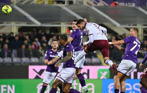 Con Sanabria de titular, Torino pierde ante Fiorentina en cuartos de final de la Coppa Italia
