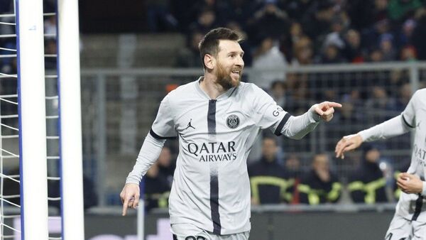Messi y Fabián reparan las desgracias del PSG