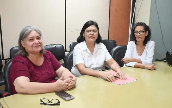 Enfermería UNA: docentes buscan diálogo después de quedar “plantadas” en tripartita - Nacionales - ABC Color