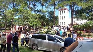 Multitud despide en Misiones a policía abatido durante un procedimiento en Villa Elisa
